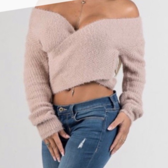 Sweaters - “M” boutique Fuzzy cropped sweater